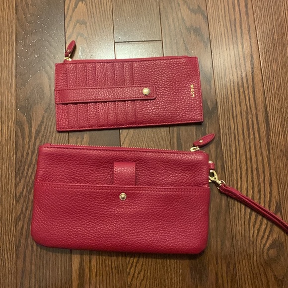 LODIS Olivia Red Pebbled Leather Wristlet Clutch Purse - Picture 10 of 10